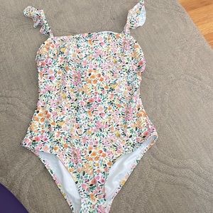 Kona sol floral suit